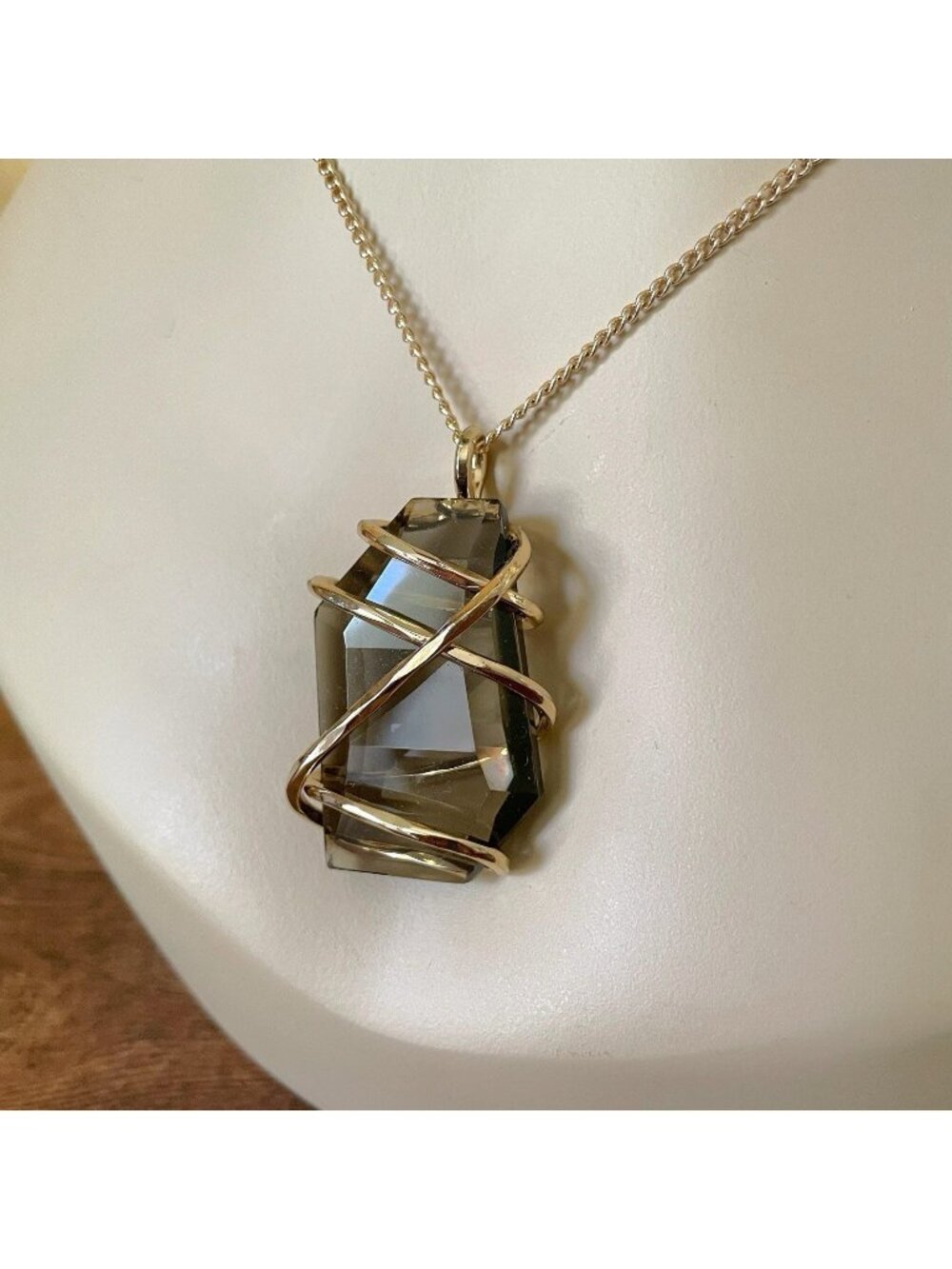 RLM Soho Robert Lee Morris Necklace Smokey Lucite Pendant Gold Tone Modernist